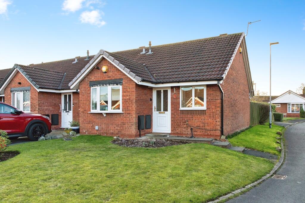 2 bedroom bungalow for sale in Rimington Close, Culcheth, Warrington