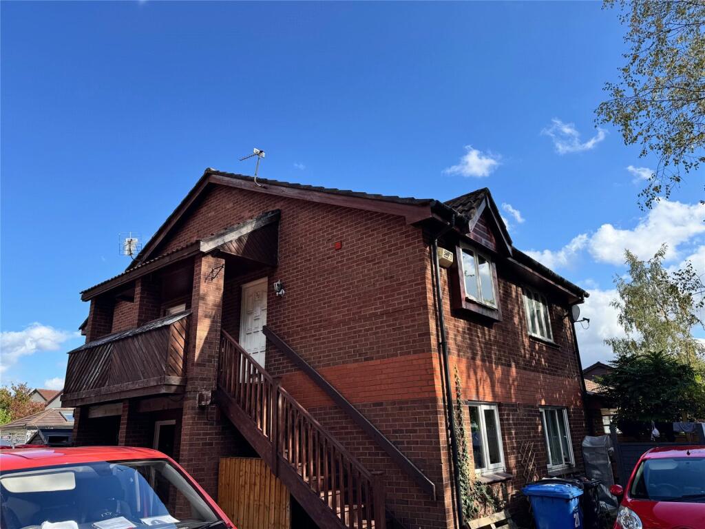 Main image of property: Killingworth Lane, Birchwood, Warrington, Cheshire, WA3