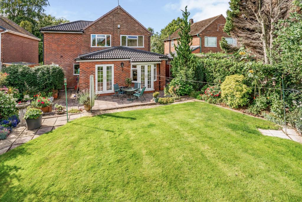 4 bedroom detached house for sale in Lodge Drive, Culcheth, Warrington