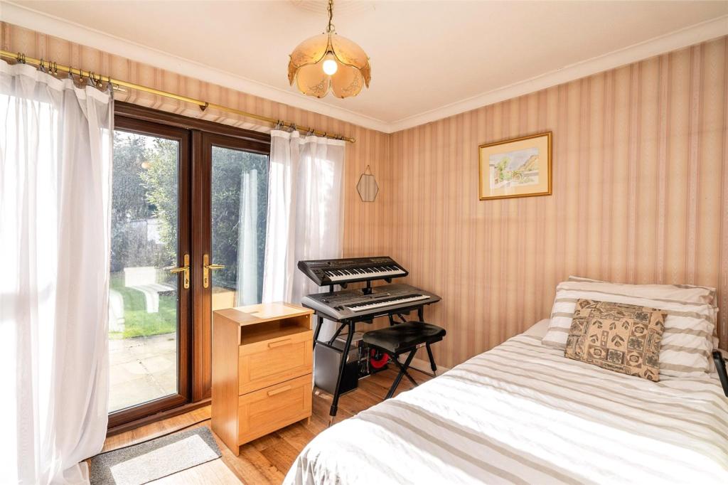 4 bedroom detached house for sale in Farnworth Road, Penketh