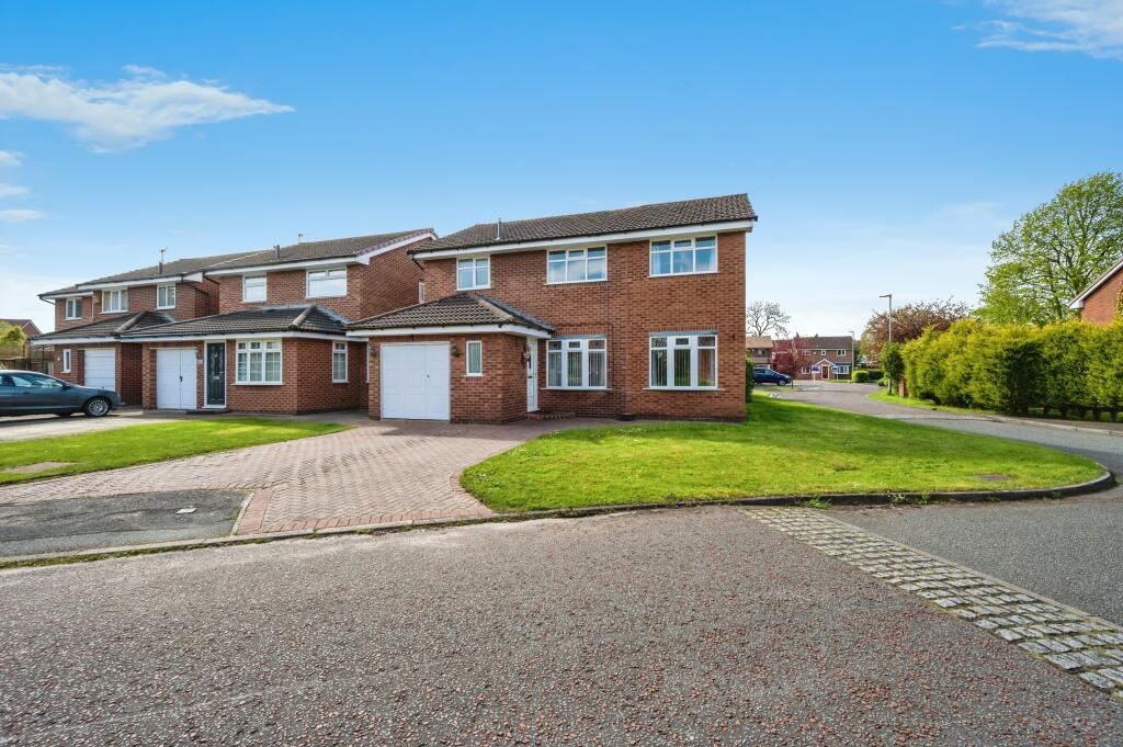 4 bedroom detached house for sale in The Park, Penketh, Warrington