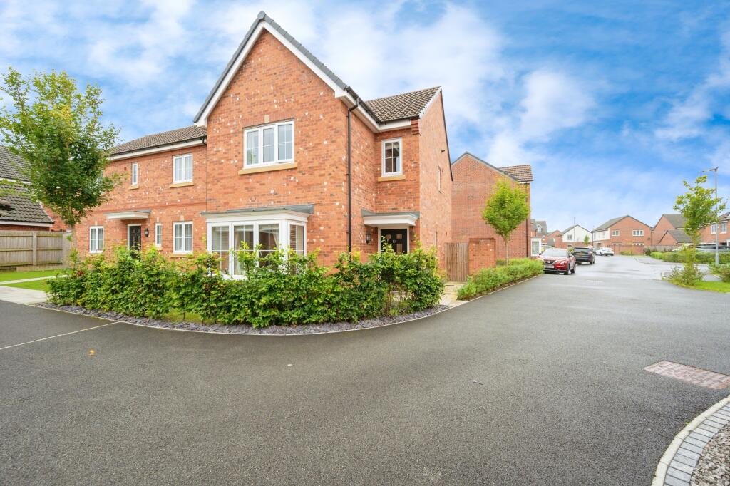 4 bedroom detached house for sale in Shepherds Grove, Great Sankey