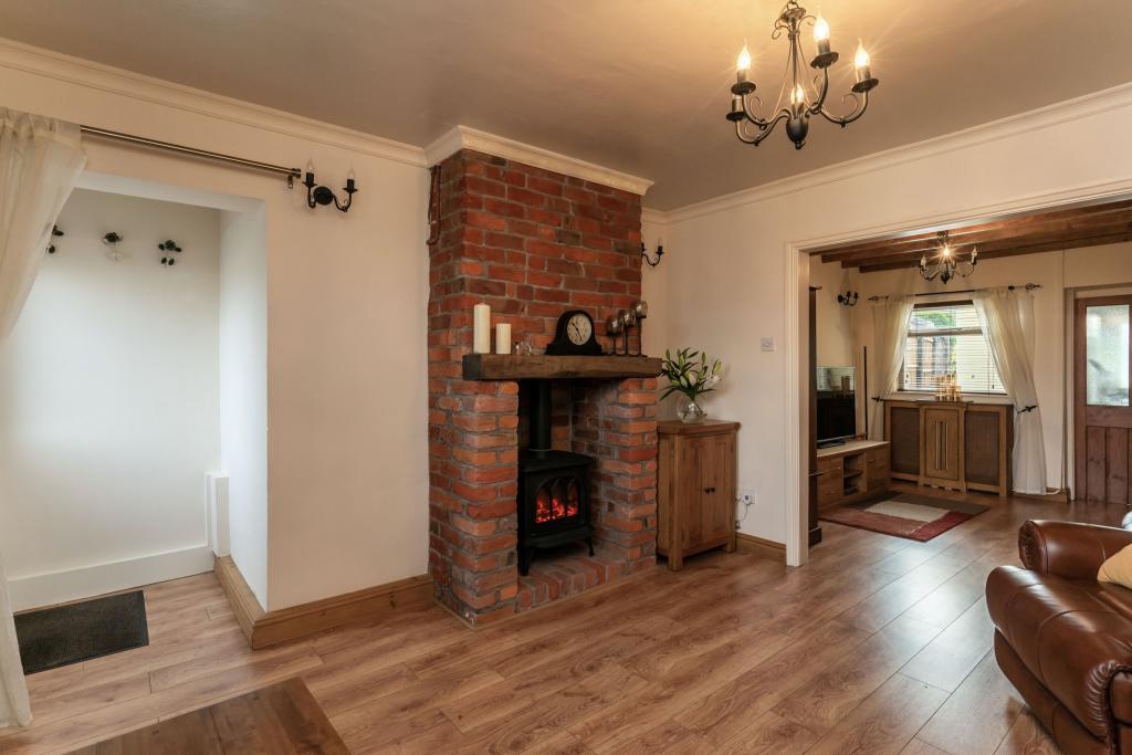 2 bedroom terraced house for sale in Knutsford Road, Grappenhall