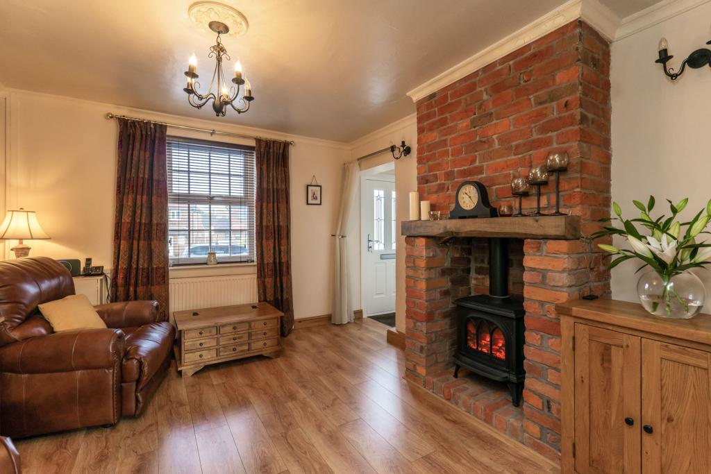 2 bedroom terraced house for sale in Knutsford Road, Grappenhall