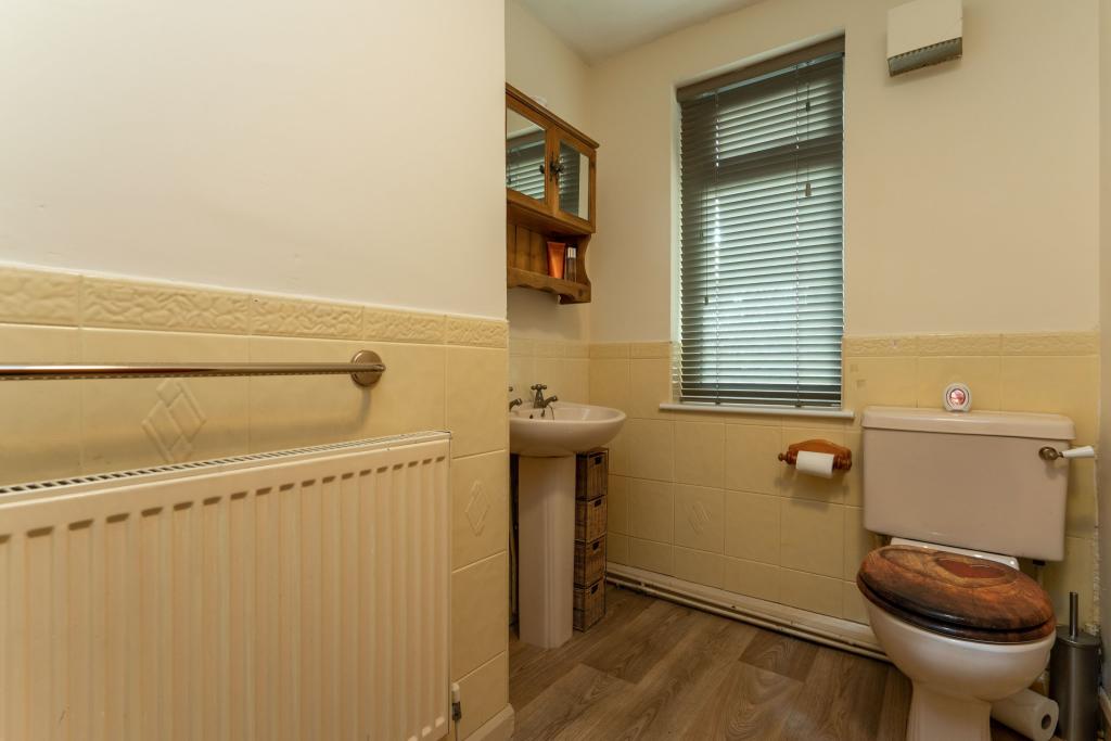 2 bedroom terraced house for sale in Knutsford Road, Grappenhall