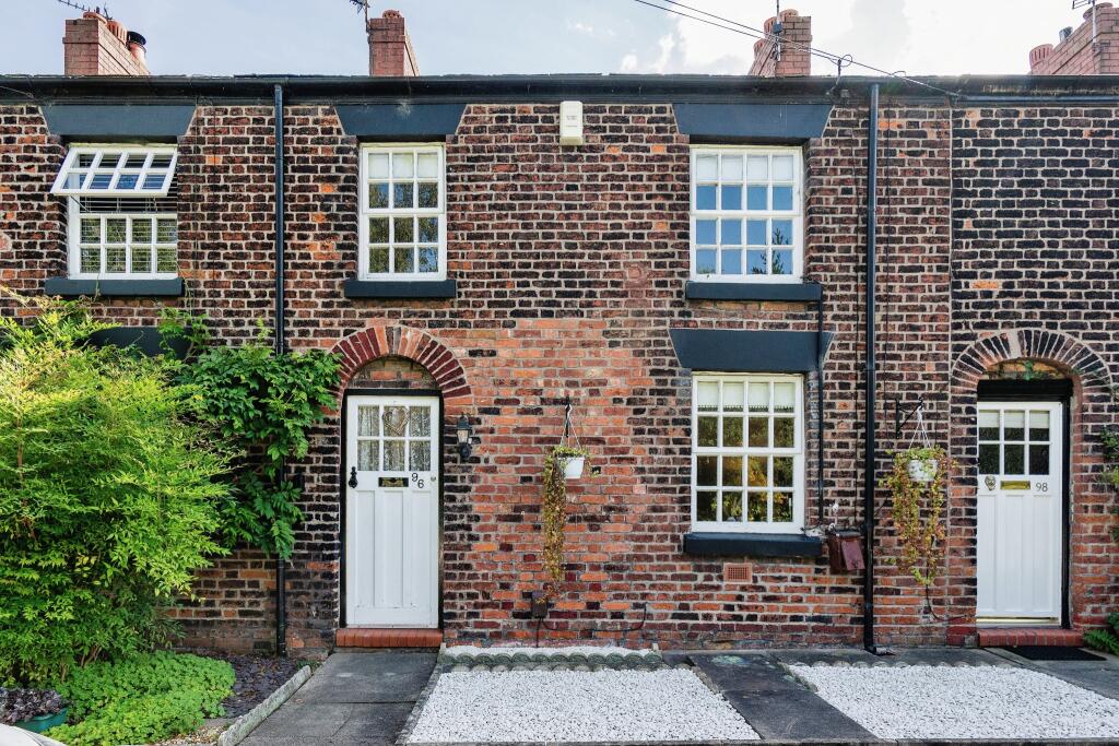 2 bedroom terraced house for sale in Greenalls Avenue, Warrington, Cheshire, WA4