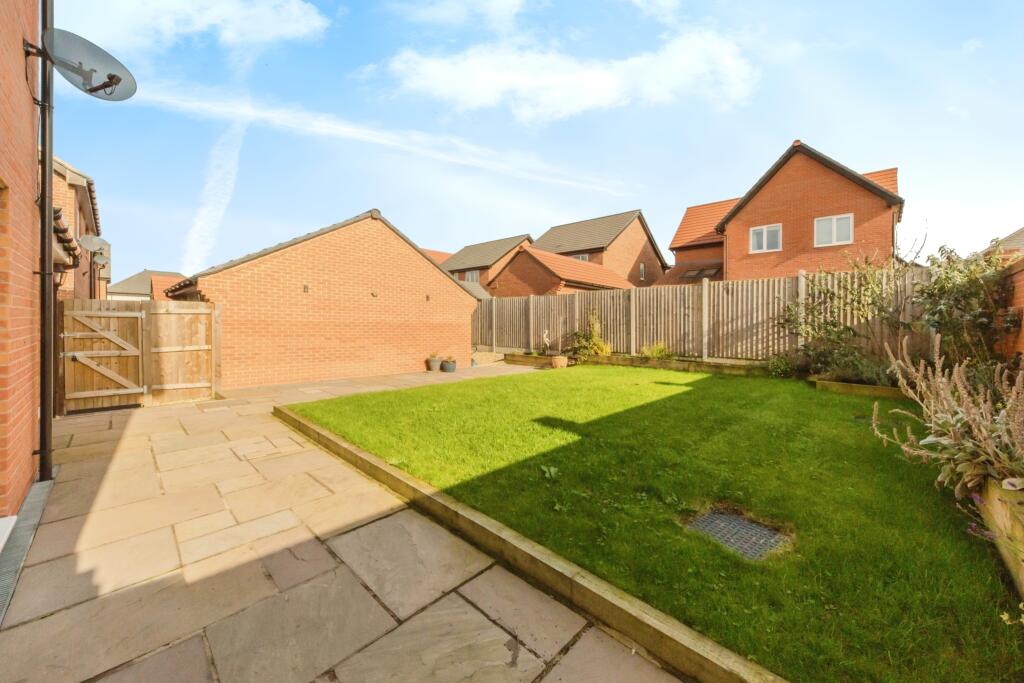 Additional property image - Gadwall Close, Wistaston, Crewe, Cheshire, CW2