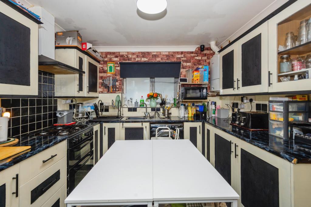 3 bedroom bungalow for sale in Ashton Road, Newton Le Willows, St