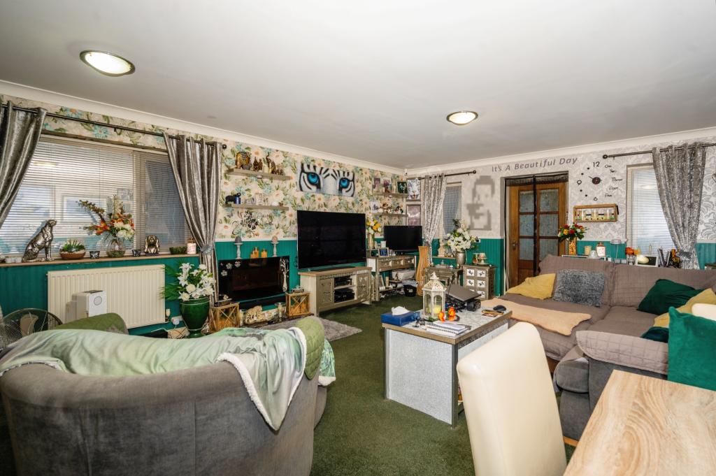 3 bedroom bungalow for sale in Ashton Road, Newton Le Willows, St