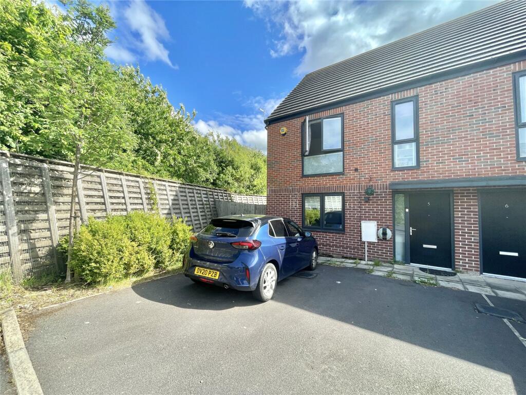 Main image of property: Wadham Close, RUNCORN, Cheshire, WA7