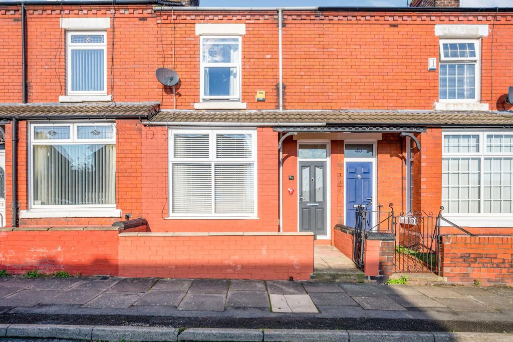 3 bedroom terraced house for sale in Regent Road, Widnes, Cheshire, WA8
