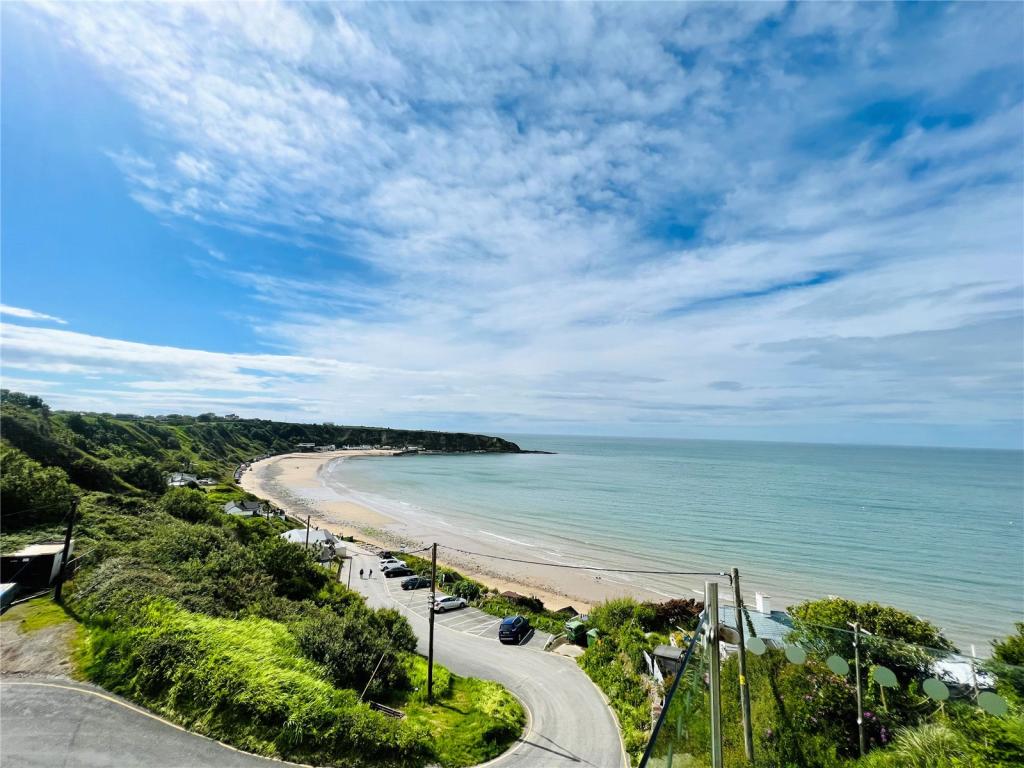 2 bedroom detached house for sale in Lon Y Castell, Nefyn, Pwllheli