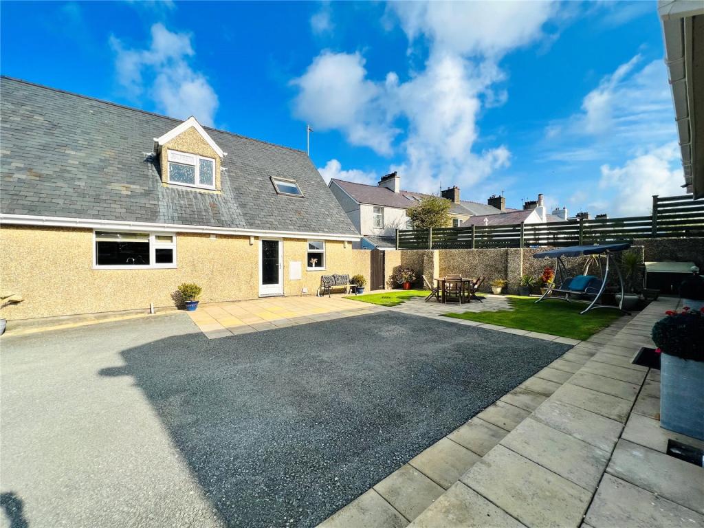 4 bedroom bungalow for sale in Pistyll, Pwllheli, Pistyll, Pwllheli, LL53