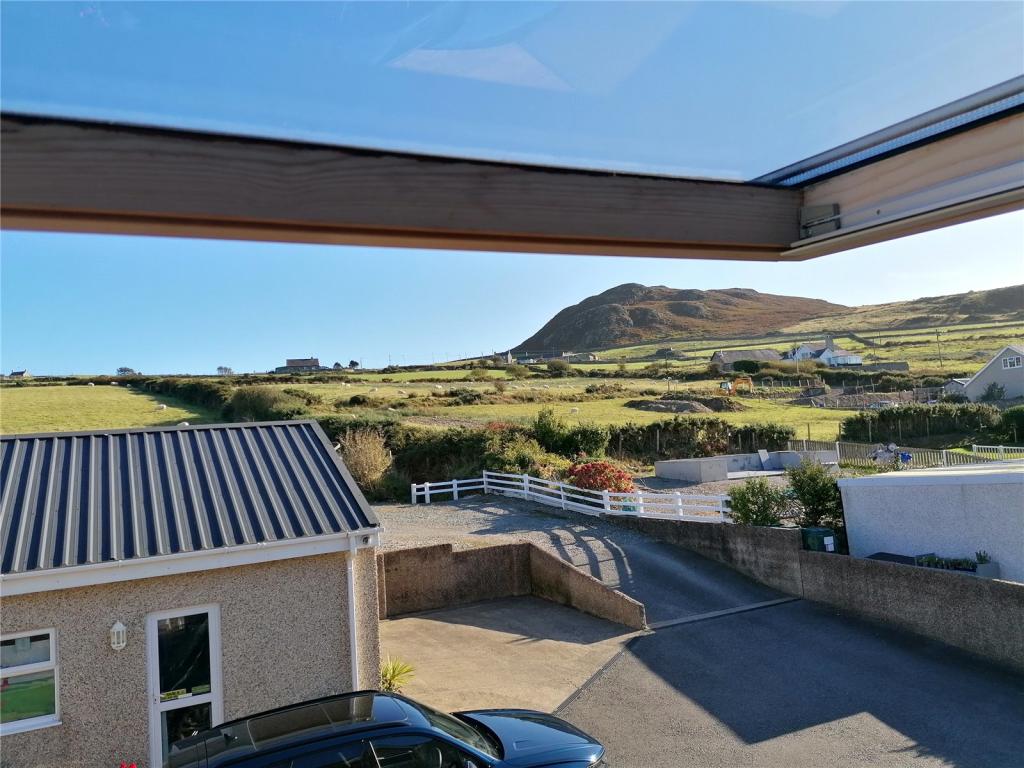 4 bedroom bungalow for sale in Pistyll, Pwllheli, Pistyll, Pwllheli, LL53