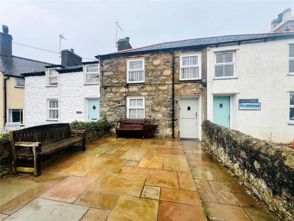 3 bedroom terraced house for sale in Penrhos, Morfa Nefyn, Pwllheli