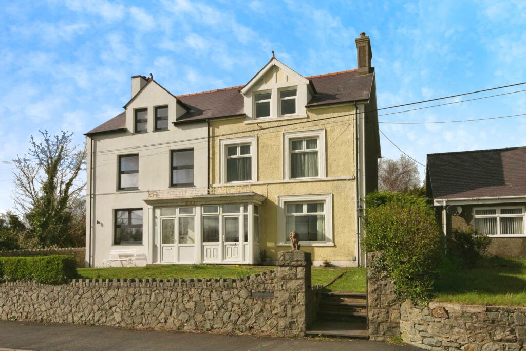 5 bedroom semi-detached house for sale in Ffordd Dewi Sant, Nefyn ...