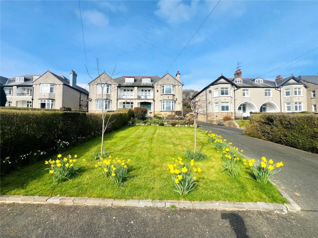 4 bedroom semidetached house for sale in Yr Ala, Pwllheli, Ala Road