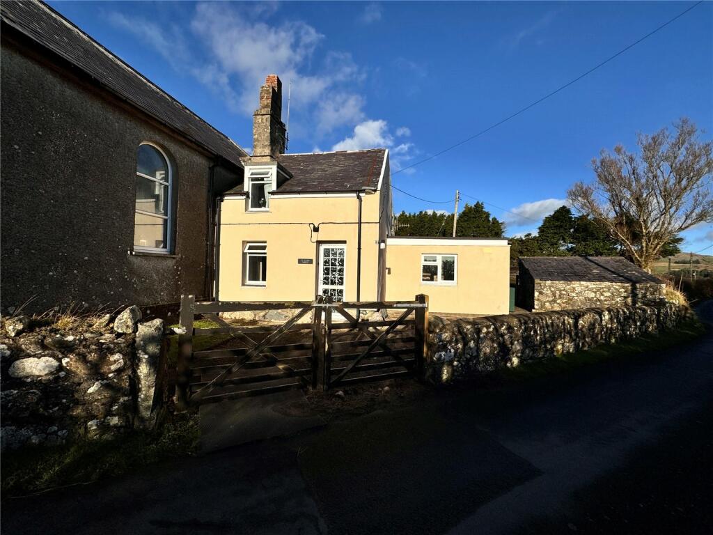 Main image of property: Pencaenewydd, Pwllheli, Gwynedd, LL53