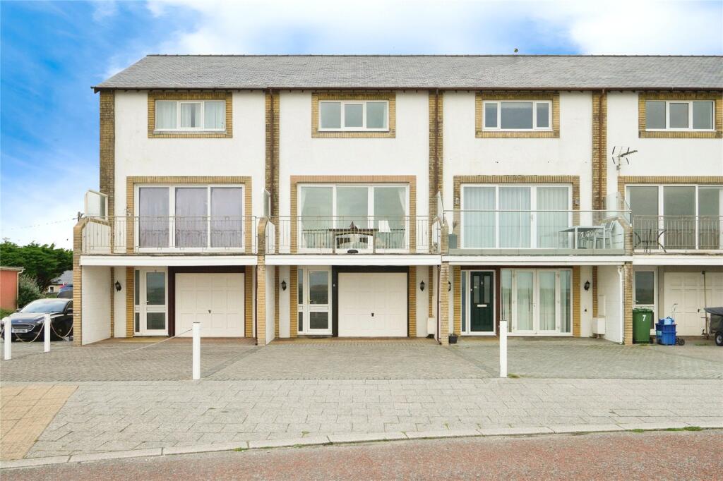Main image of property: Min Y Traeth, Victoria Parade, Pwllheli, Gwynedd, LL53