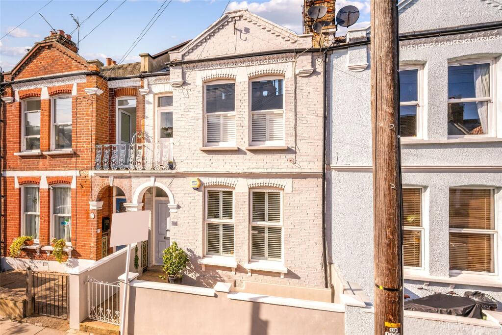 2 bedroom terraced house for sale in Wardo Avenue, London, SW6