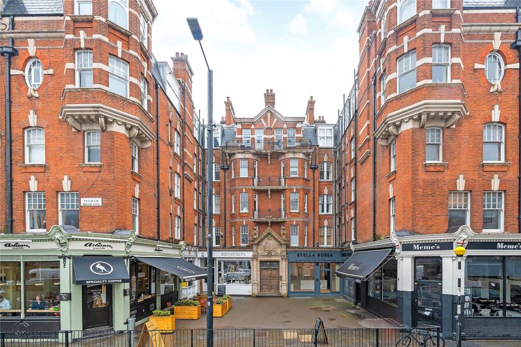 Main image of property: King Edward Mansions, 629 Fulham Road, London, SW6