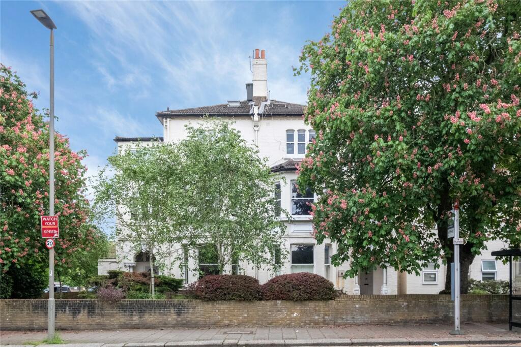Main image of property: Earlsfield Road, London, SW18
