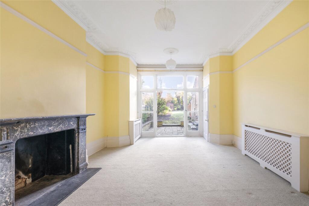 Main image of property: Earlsfield Road, London, SW18