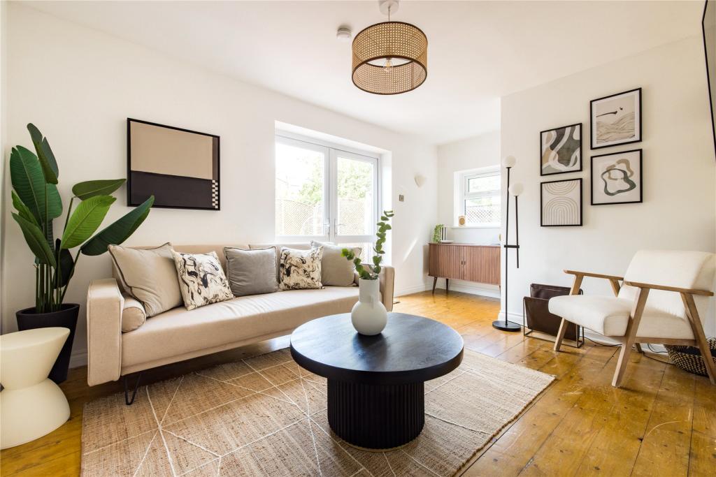 2 bedroom flat for sale in Inglethorpe Street, London, SW6