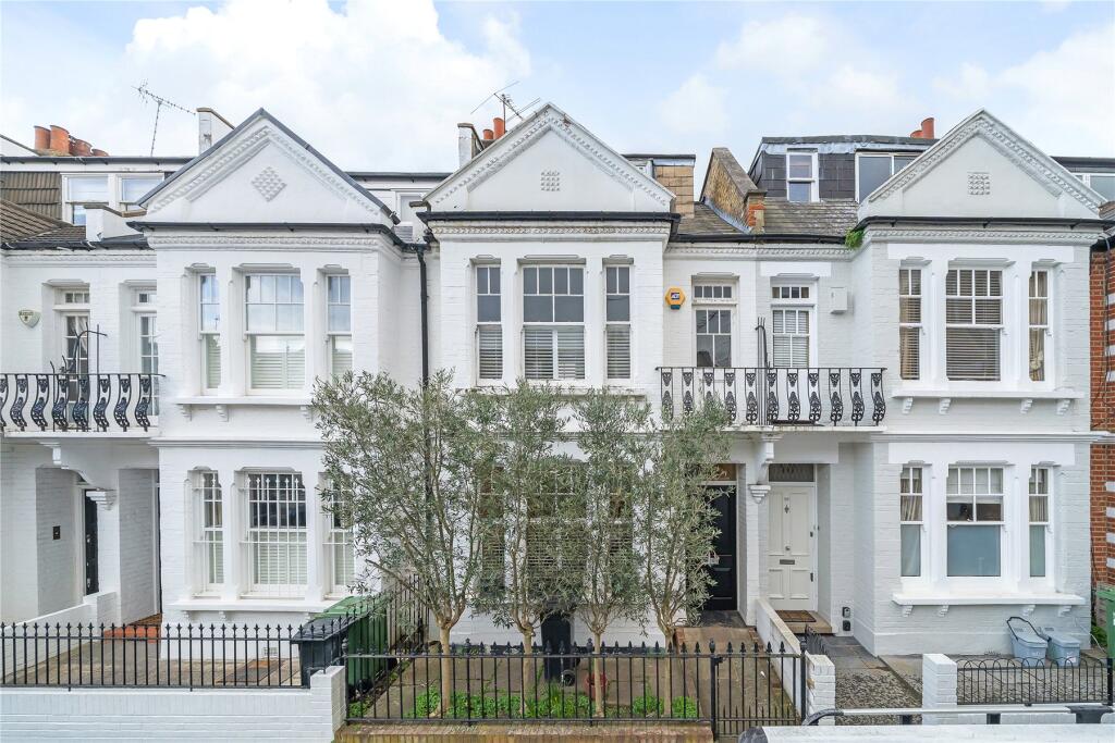 Main image of property: Eddiscombe Road, Parsons Green, London, SW6