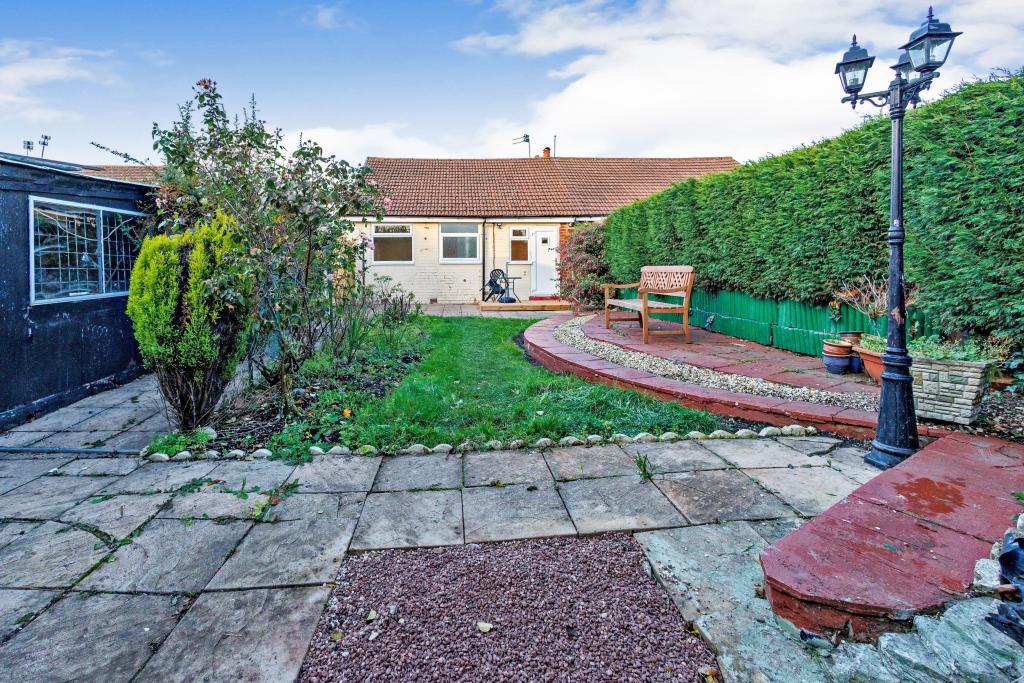 2 bedroom bungalow for sale in Leaford Avenue, Denton, Manchester, M34