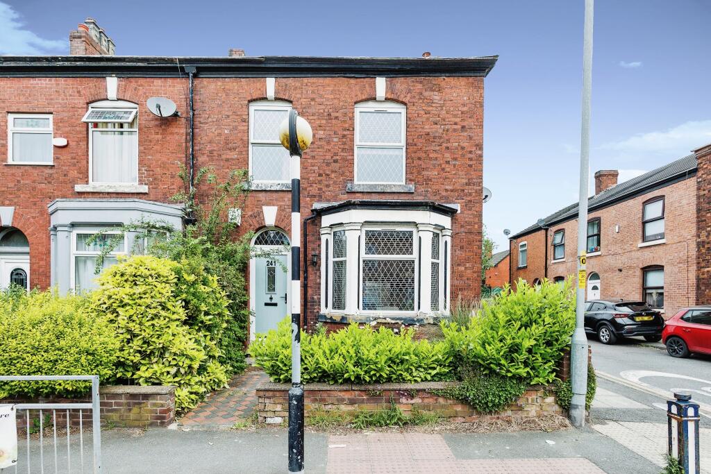 3 bedroom end of terrace house for sale in Fairfield Road, Droylsden