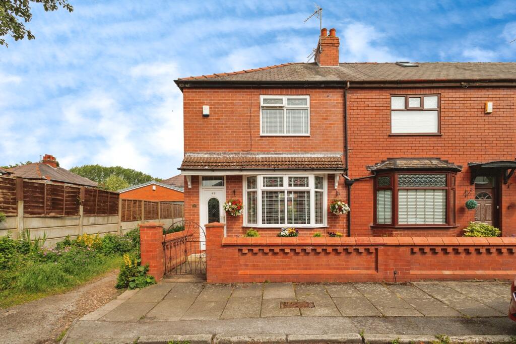 2 bedroom end of terrace house for sale in Parkdale Avenue, Audenshaw