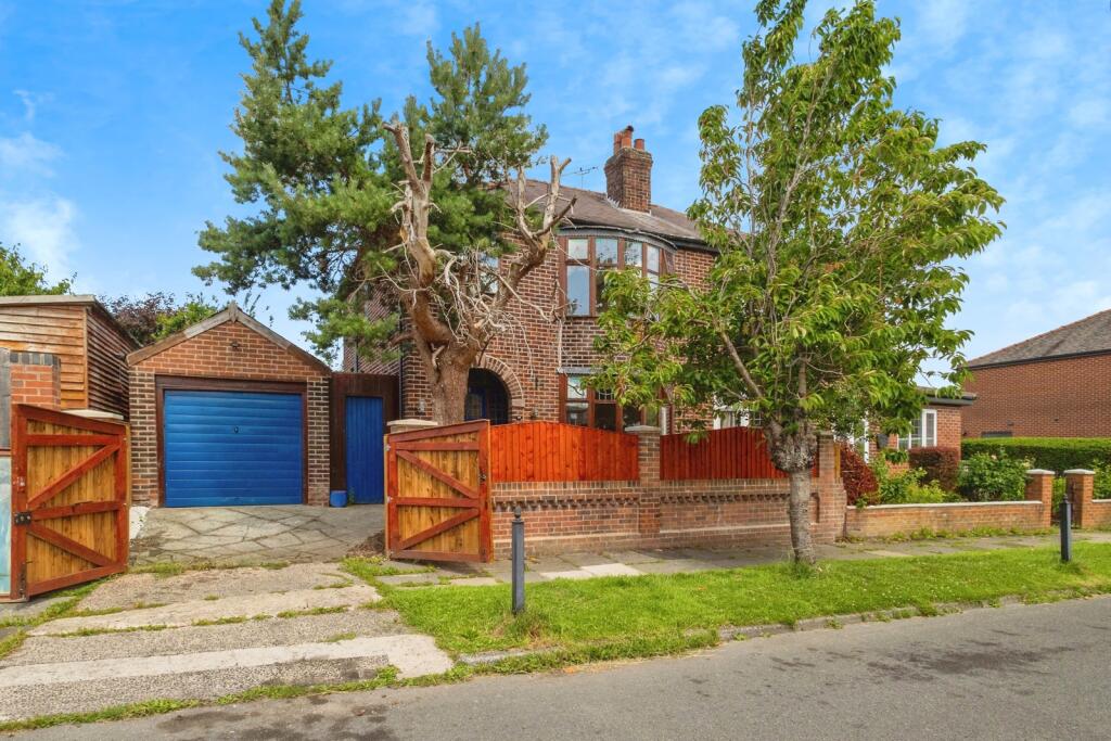 Main image of property: Broadway, Droylsden, Manchester, Greater Manchester, M43