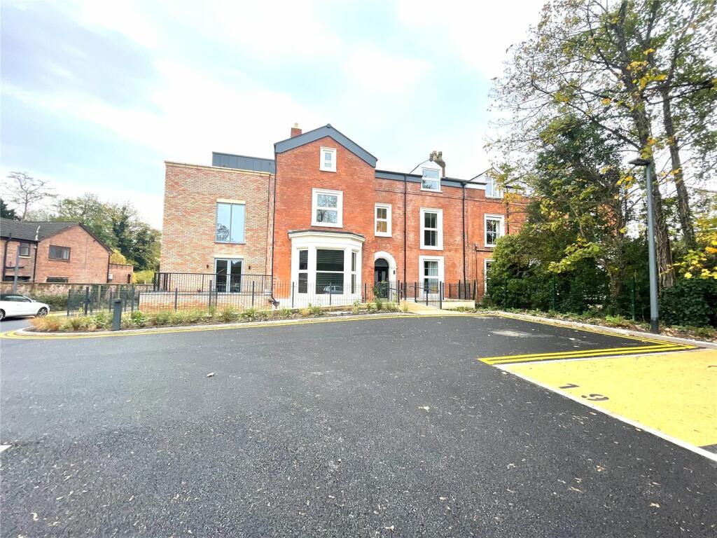 2 bedroom flat for sale in Wilmslow Road, Didsbury, Manchester, Greater
