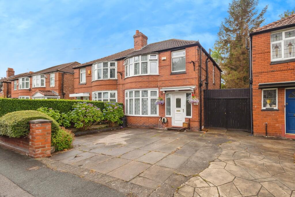 Main image of property: Parrs Wood Road, Manchester, Greater Manchester, M20