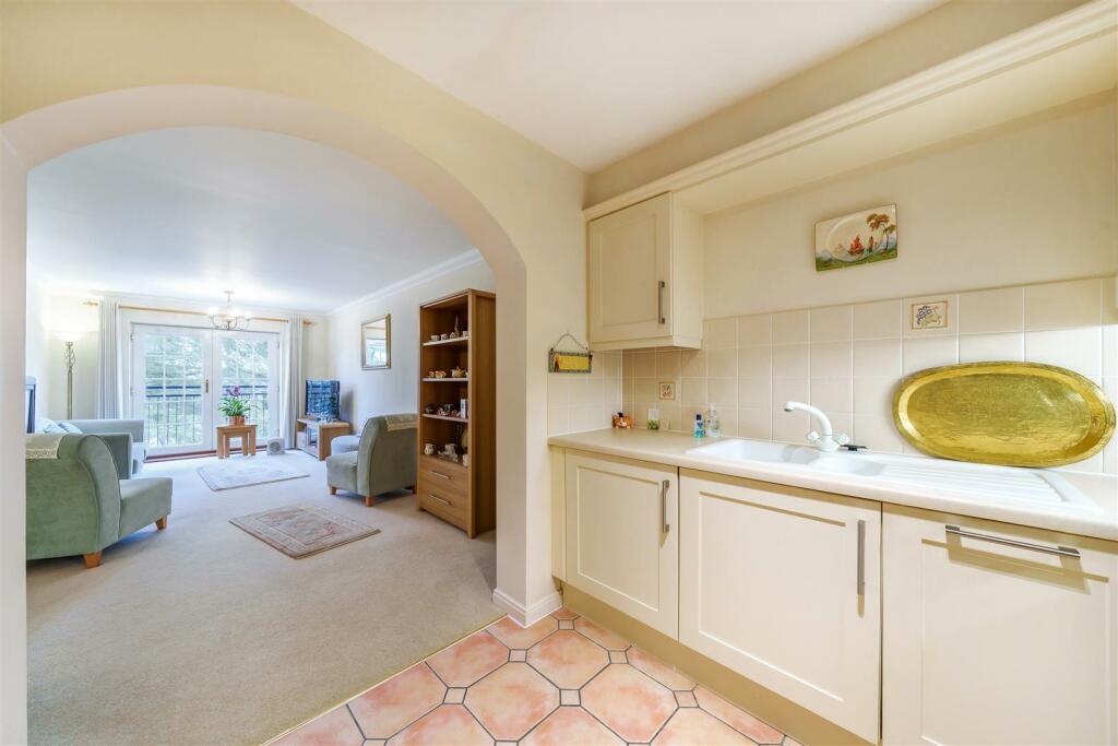 3 bedroom apartment for sale in Keephatch House, Montague Close