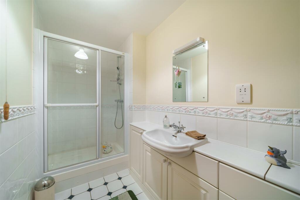 3 bedroom apartment for sale in Keephatch House, Montague Close