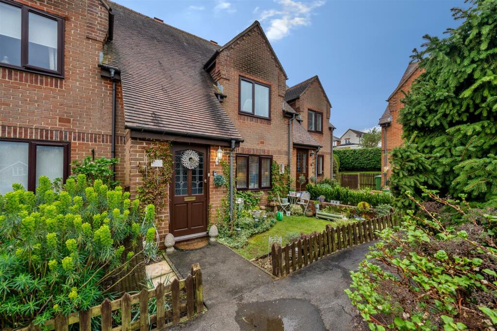 2 bedroom retirement property for sale in Terrace Road North, Binfield