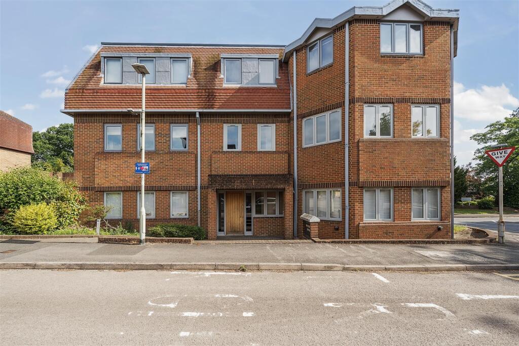 Main image of property: Mulberry House, Osborne Road, Wokingham, Berkshire, RG40 1GQ