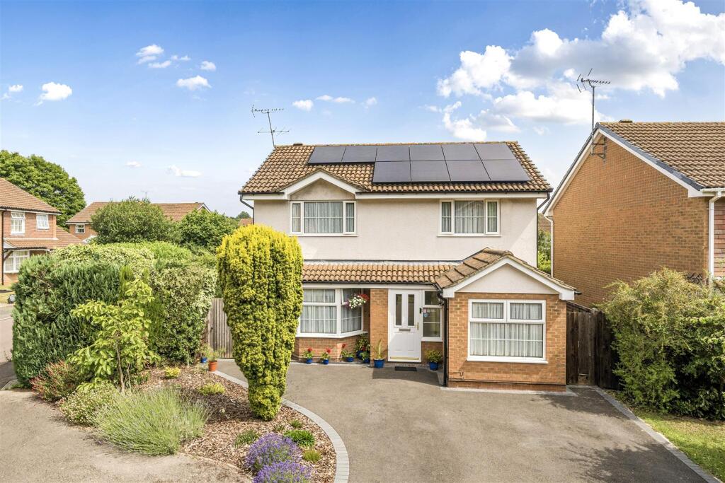 Main image of property: Kent Close Wokingham, Berkshire, RG41 3AN