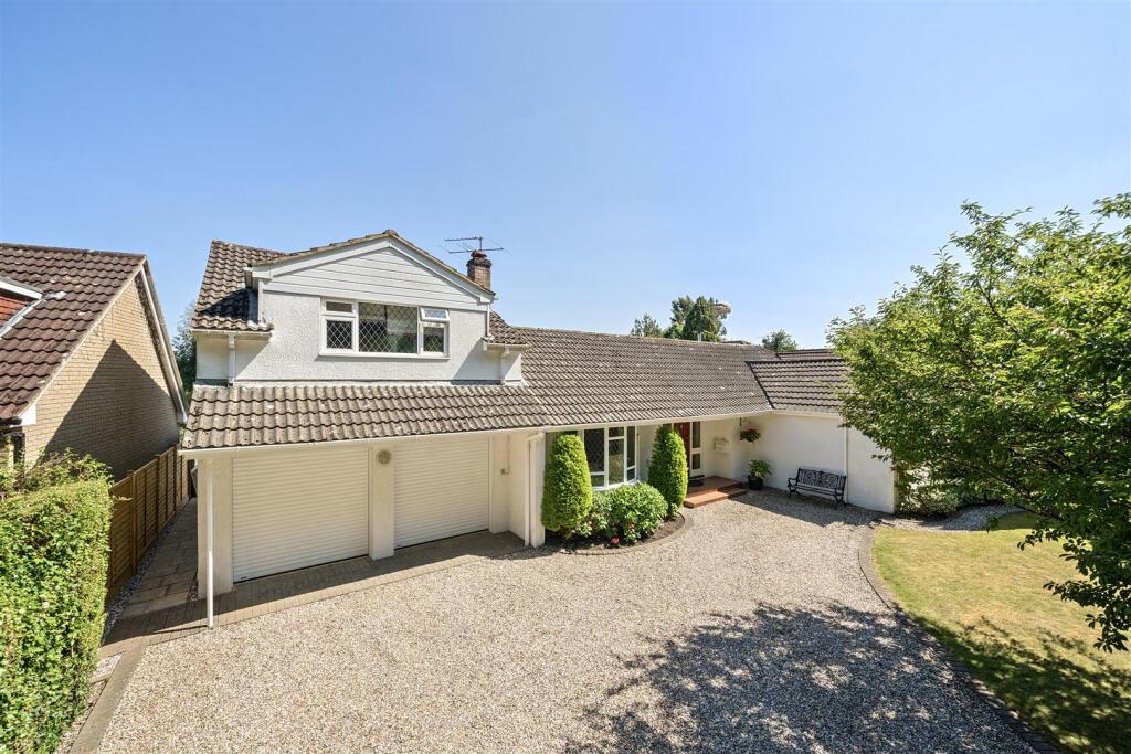Main image of property: Simons Lane, Wokingham, Berkshire, RG41 3HG