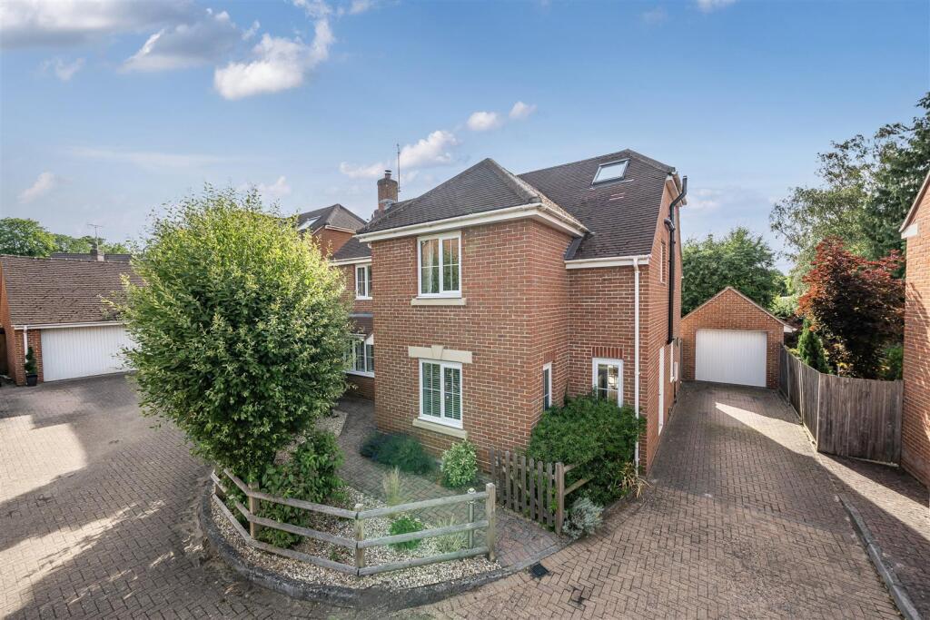 Main image of property: Old Woosehill Lane Wokingham, Berkshire, RG41 3HQ