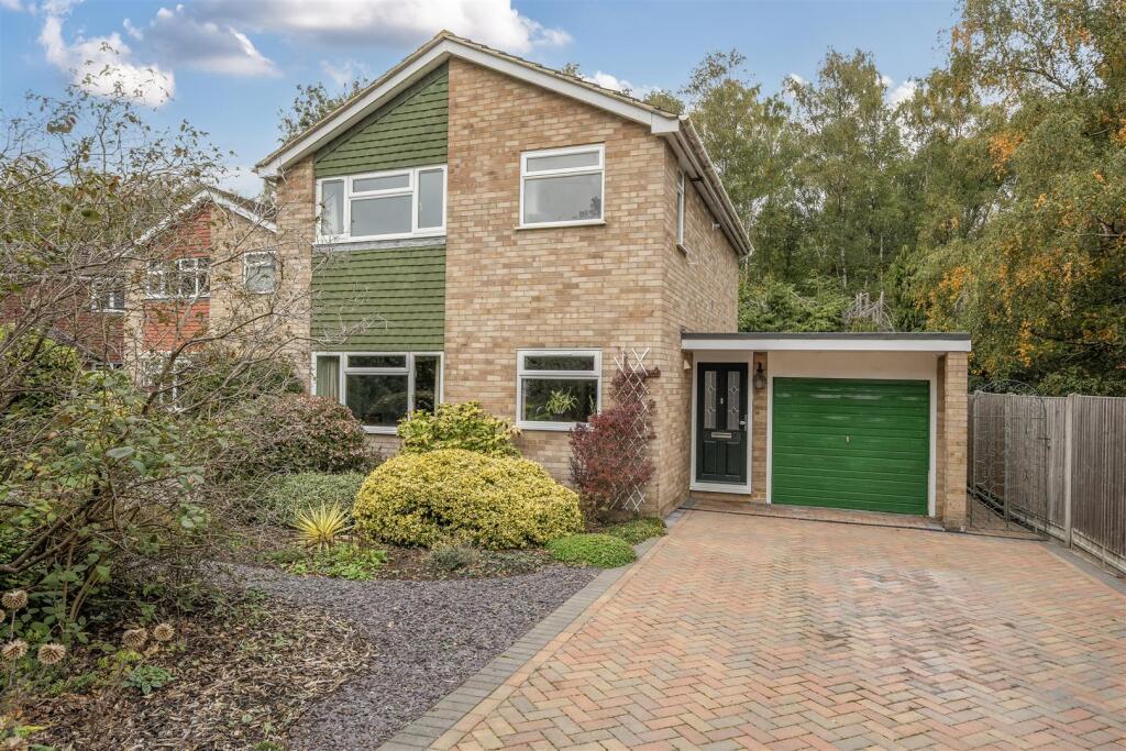 Main image of property: Foxcote Finchampstead, Berkshire, RG40 3PG