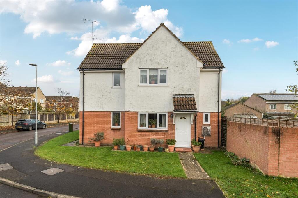 Main image of property: Kestrel Way, Wokingham, Berkshire, RG41 3HA