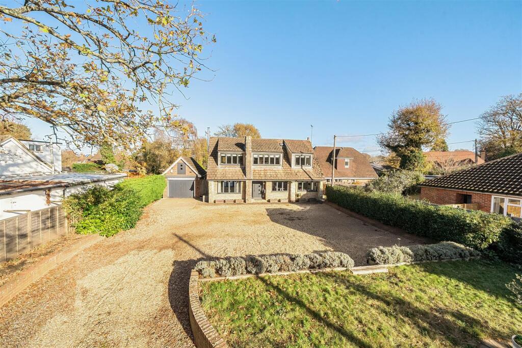 Main image of property: Barkham Ride, Finchampstead, Berkshire, RG40 4HB