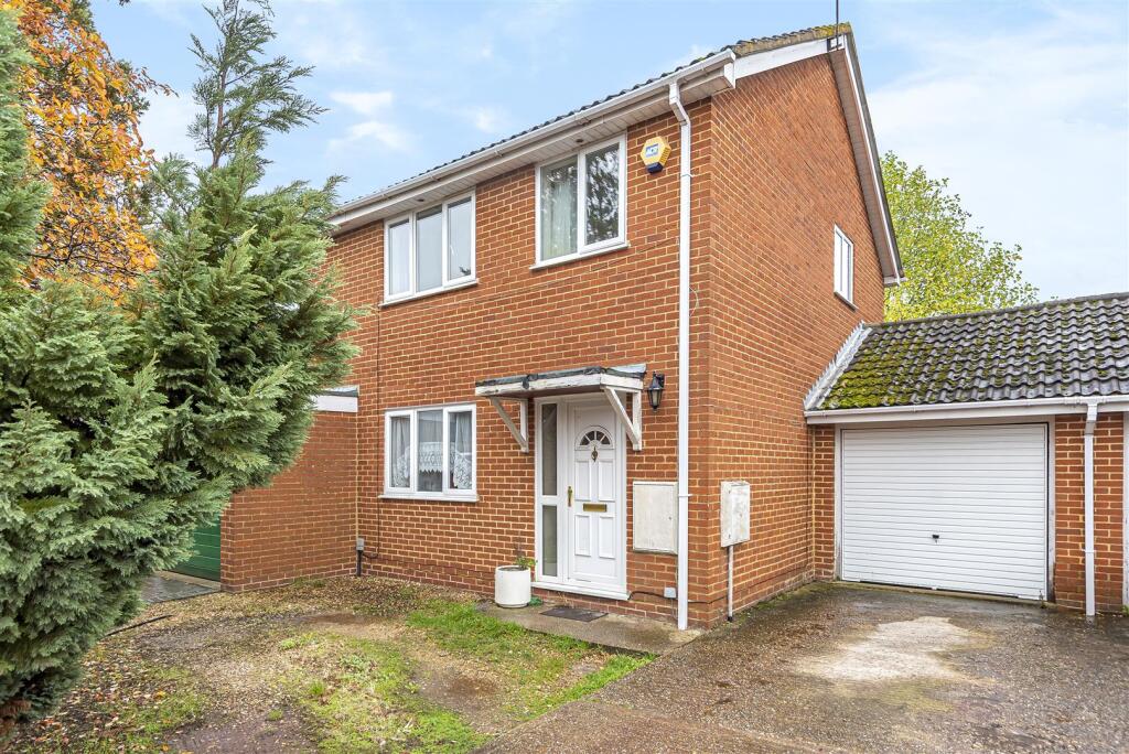 Main image of property: Harwich Close, Lower Earley, Berkshire, RG6 3UD