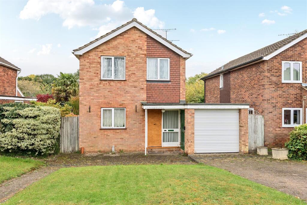 Main image of property: Oaklands Drive, Wokingham, Berkshire, RG41 2SB