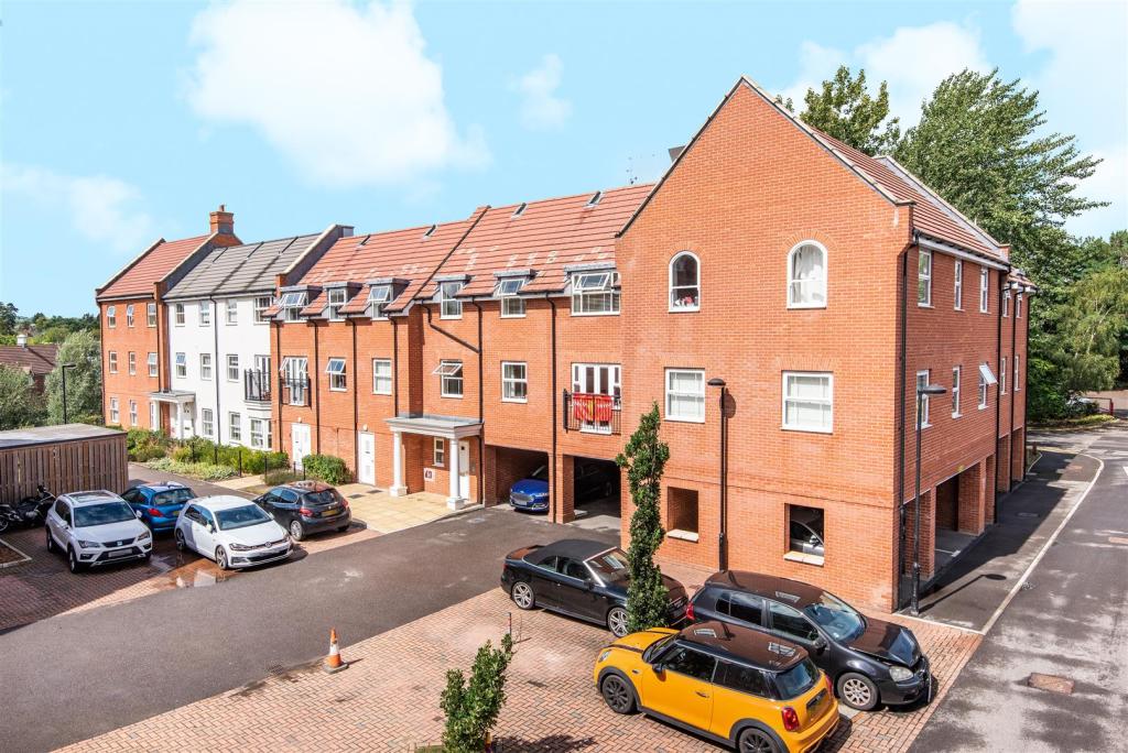 1 bedroom apartment for sale in Ashville Way, Wokingham, Berkshire