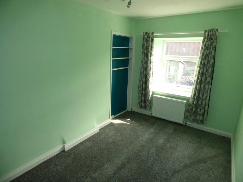 2 bedroom end of terrace house for sale in Buxton Road, New Mills, High