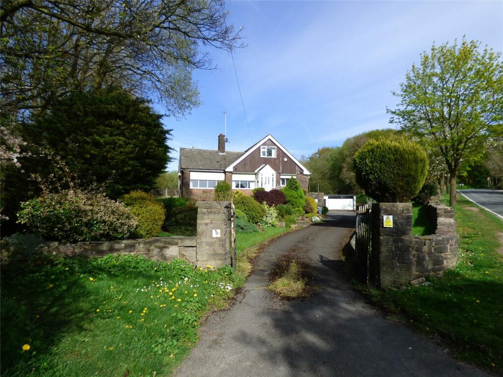 4 bedroom bungalow for sale in Jacksons Edge Road, Disley, Stockport, SK12